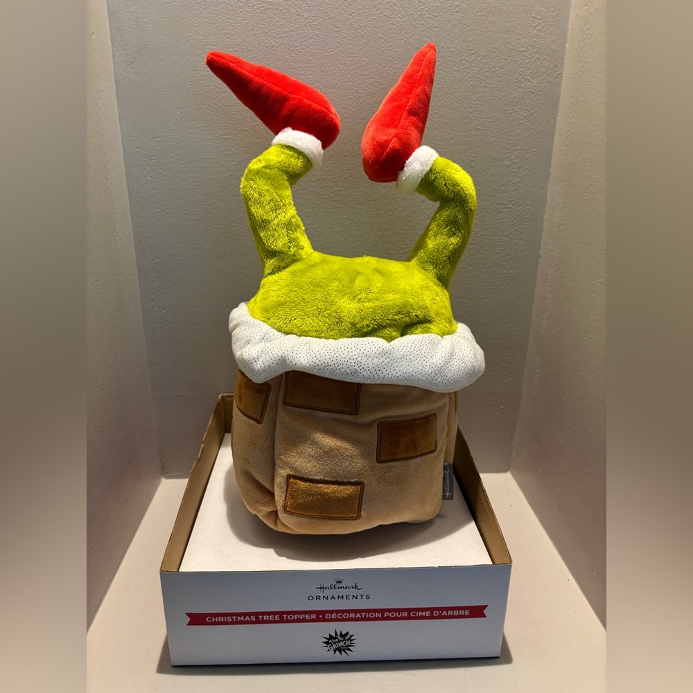 NWT- Grinch plush feet Christmas tree topper- Dr. Seuss Santa chimney fun kids